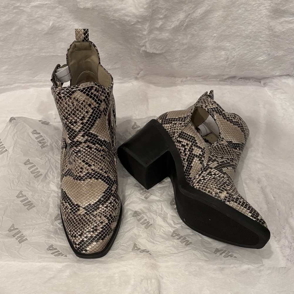 MIA Beige and Black Patterned Ankle Booties - Picture 4 of 10
